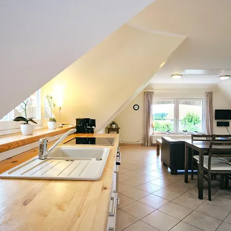 Aufschwung Ii Haushaelfte * Fuhlendorf (Mecklenburg-Vorpommern)
