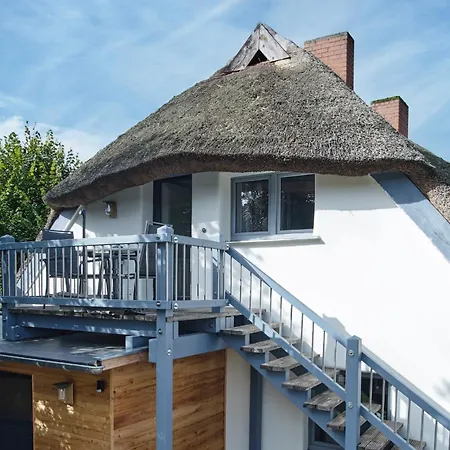Aufschwung Ii Haushaelfte * Fuhlendorf (Mecklenburg-Vorpommern)